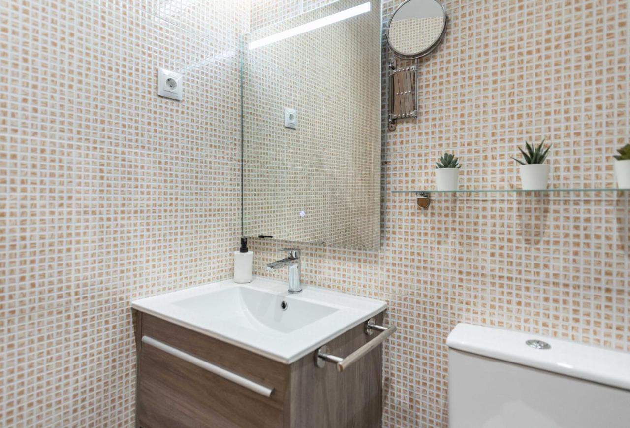 Lovely Duplex With Private Parking Near City Center By Rems Malaga Exterior photo