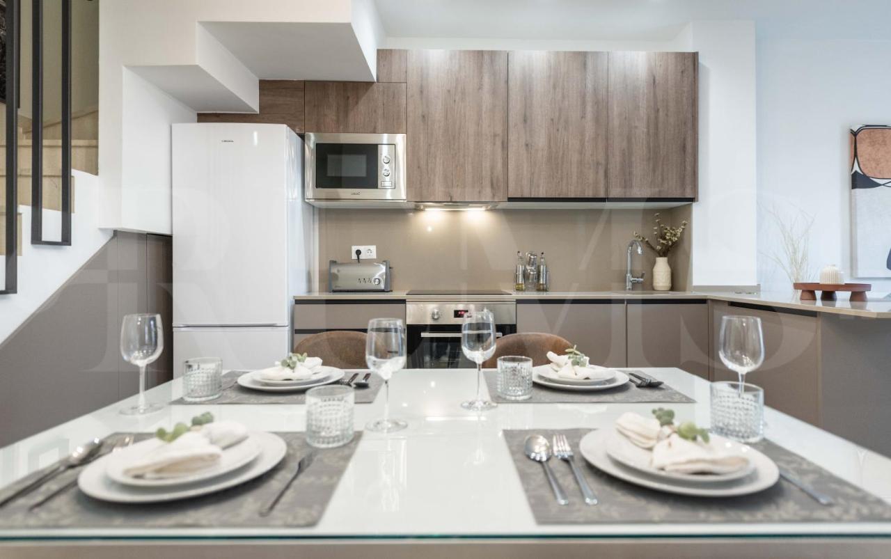 Lovely Duplex With Private Parking Near City Center By Rems Malaga Exterior photo