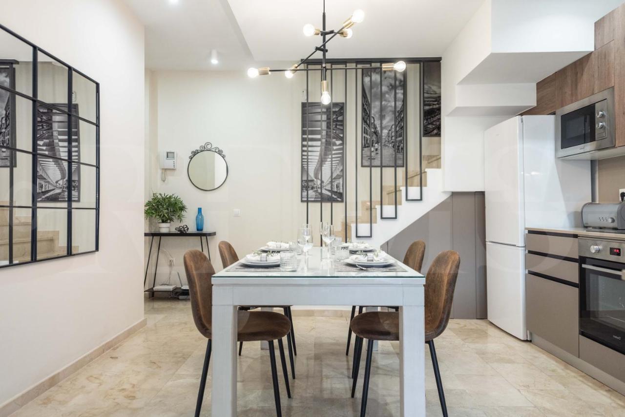 Lovely Duplex With Private Parking Near City Center By Rems Malaga Exterior photo