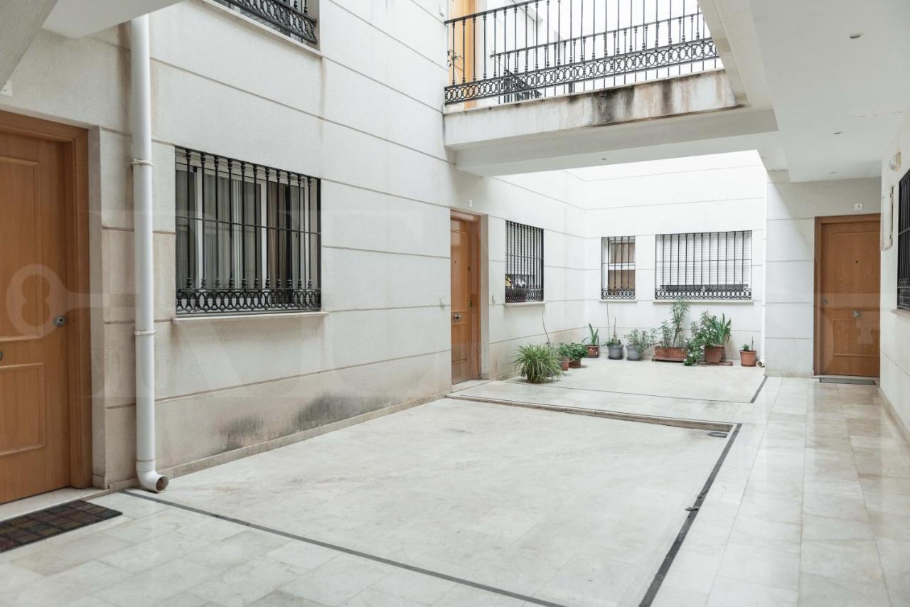 Lovely Duplex With Private Parking Near City Center By Rems Apartment Malaga Exterior photo