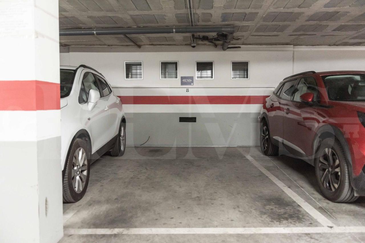Lovely Duplex With Private Parking Near City Center By Rems Malaga Exterior photo